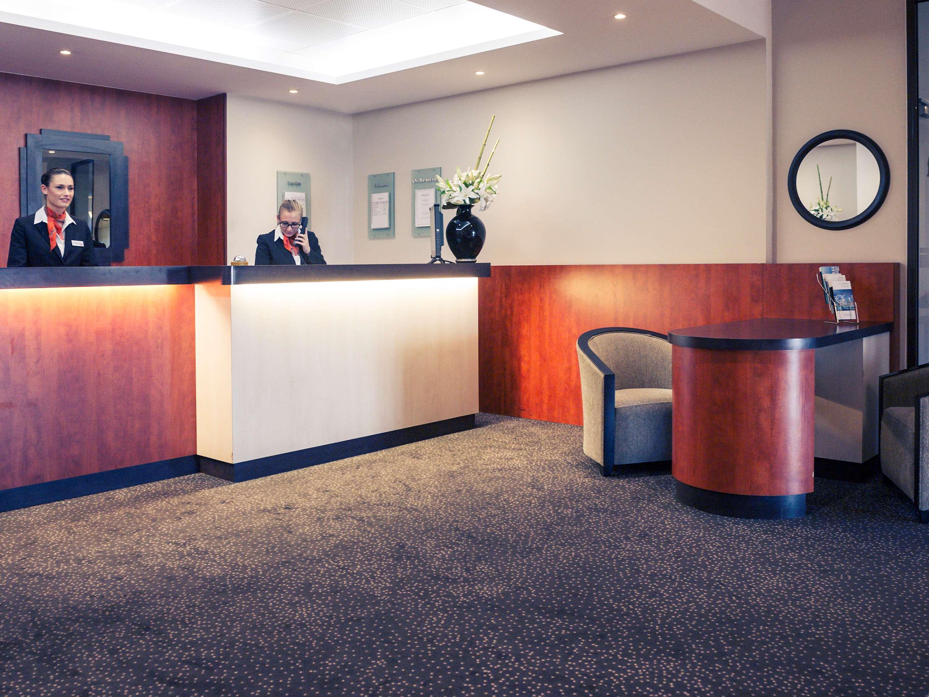 Mercure Maurepas Saint Quentin Ngoại thất bức ảnh